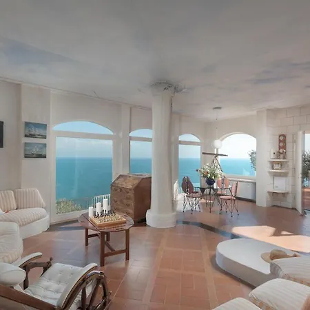 Villa Punta Bianca 8 *