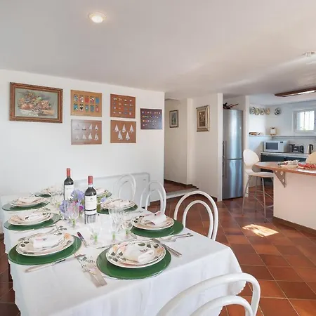 Punta Bianca 8 Villa